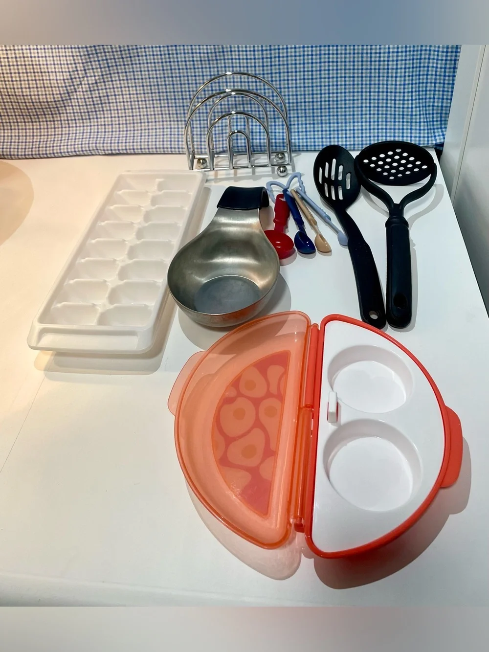 Kitchen Utensil & Accessory Bundle – OGGI, Rubbermaid, Prestige, Dolly Parton